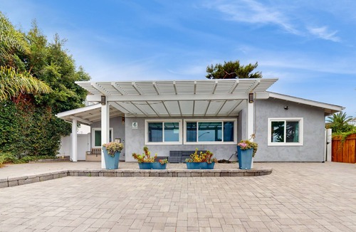 La Jolla Mesa House | Coastal Cabana - 4BR