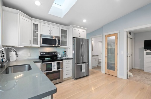 Genesee House | Coastal Cabana View Home - Newly Remodeled. WORLD CUP READY!