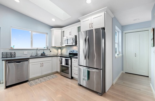 Genesee House | Coastal Cabana View Home - Newly Remodeled. WORLD CUP READY!