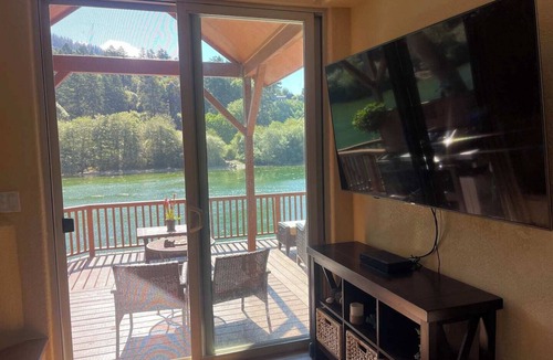 Brookings Cabin | Coastal Cabin Getaway & Animal Sanctuary