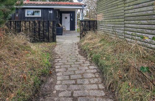 Hou House | Coastal Cabin with a Hot Tub