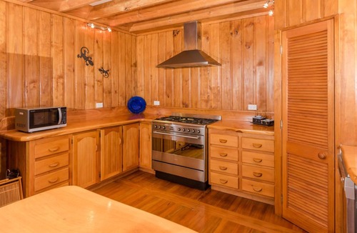 Kaeo House | Coastal Chalet Suites