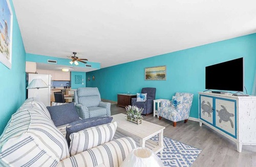Garden City Apartment | Coastal Charm: 1BR Oceanfront