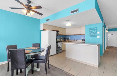 Garden City Apartment | Coastal Charm: 1BR Oceanfront