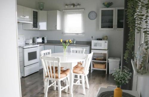 Havre-aux-Maisons Ski Chalet | Coastal Charm Beach Nearby - Chalet Poirier