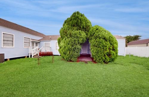 Ingleside House | Coastal Charm Cottage