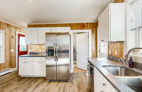Corea House | Coastal charm & harbor views just steps from Sand Cove Beach