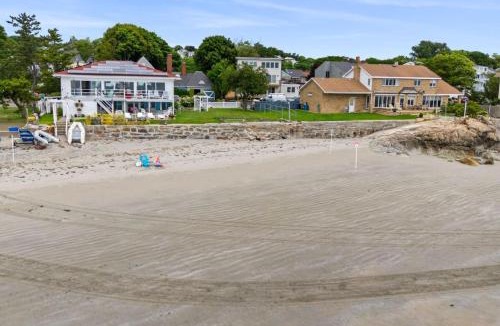 Swampscott House | Coastal Charm Lobster Chato