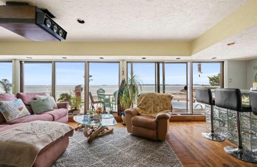 Swampscott House | Coastal Charm Lobster Chateau