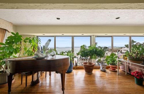 Swampscott House | Coastal Charm Lobster Chateau