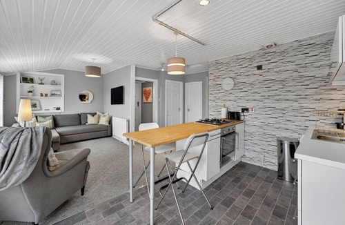 Largs Apartment | Coastal Charm: Modern Retreat by Seafront