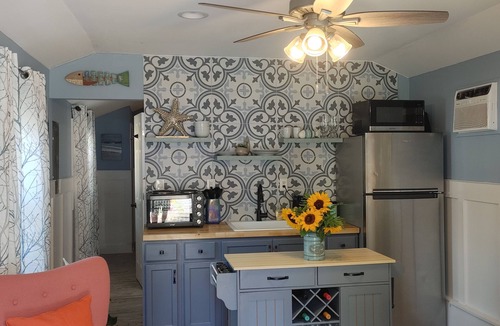 Wilmington Cottage | Coastal Chic Cottage with pool