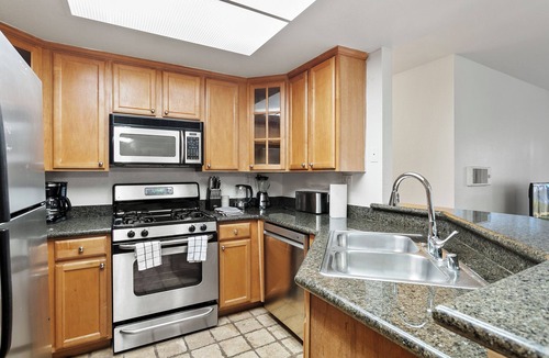Carmel Valley Condo | Coastal Chic on Carmel Creek Rd｜Pet-Friendly｜Relocation Ready｜Flex Lease #41967