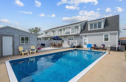 Sagamore Beach House | Coastal Chic: Sagamore Beach Private Pool