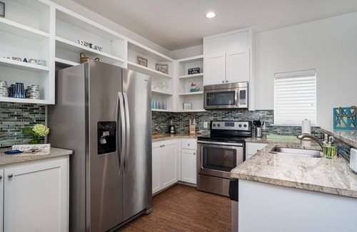 Port Aransas Villa | Coastal Chic Villa #5 - Comfortable King Beds