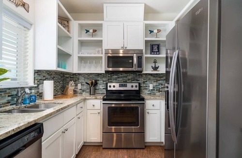 Port Aransas Villa | Coastal Chic Villa #1- Comfortable King Beds