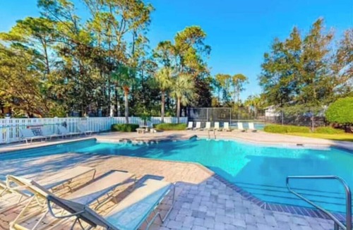 Saint Simons Heights Condo | Coastal Comfort