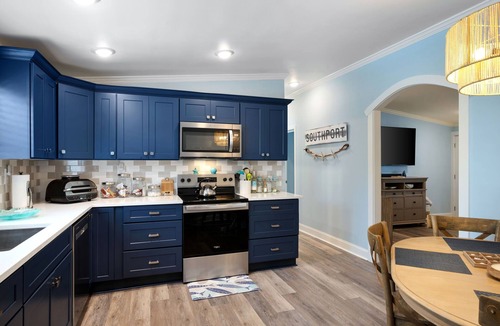 Southport House | Coastal Comfort at Mainsail Shenanigans – Minutes from Beach & Downtown