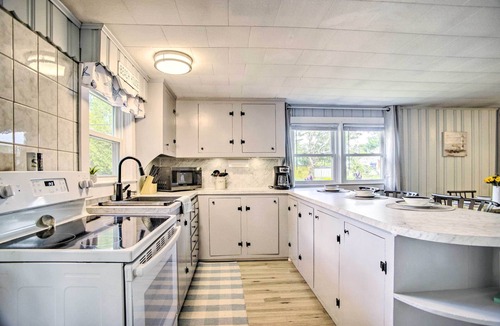 Buzzards Bay House | Coastal Comfort Near the Bay! 'Buttermilk Cottage'