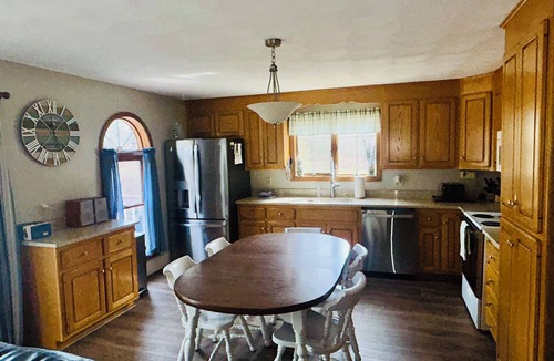 Melville House | Coastal Comfort on Prudence Island