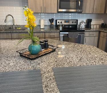 Northside Apartment | Coastal Comfort