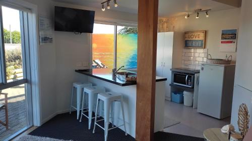 Waitarere Beach Apartment | Coastal Condo