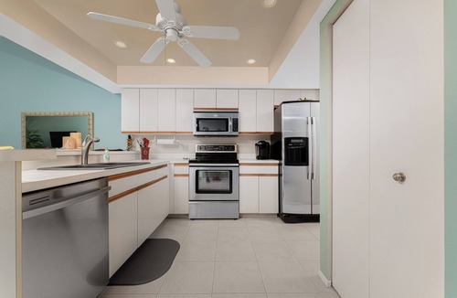 Englewood Condo | Coastal Condo Retreat!
