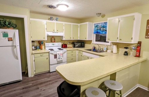 Port O Connor House | COASTAL CORAL -A few steps to the Beach, Pier, Park & close to all Boat Ramps.