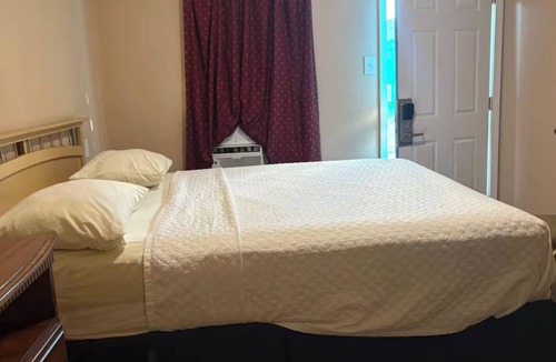 Flour Bluff Hotel | Coastal Corpus Christi Lodging w/Parking, 10 Min Drive to Padre Island Beaches
