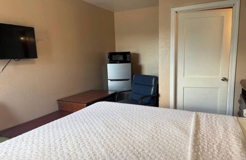 Flour Bluff Hotel | Coastal Corpus Christi Lodging w/Parking, 10 Min Drive to Padre Island Beaches
