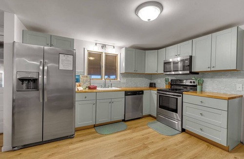Town of Torrey Apartment | Coastal Cottage at Seneca Lake
