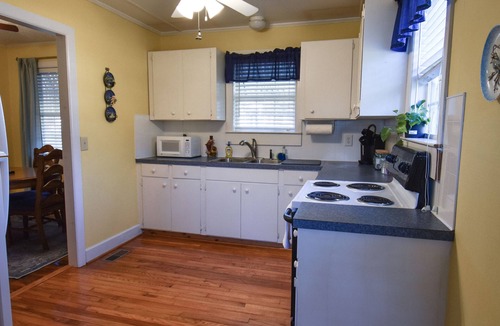 Georgetown House | Coastal Cottage, Close to CHS, Boaters Paradise