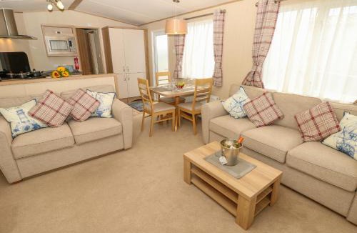 Wittering House | Coastal Cottage