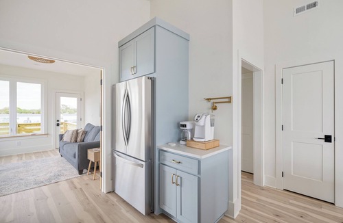 Newport House | Coastal Cottage near Emerald Isle