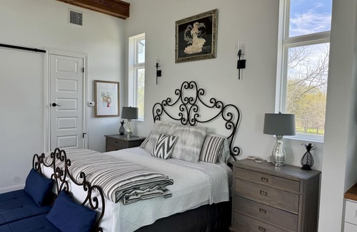 Seguin House | Coastal Cottage on the Guadalupe River!