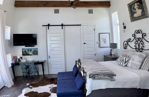 Seguin House | Coastal Cottage on the Guadalupe River!