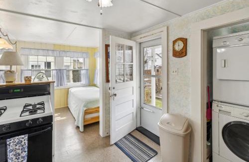 Wareham Center House | Coastal Cottage Retreat Steps from the Beach cottage