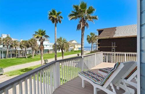 Pirates Beach House | Coastal Cottage