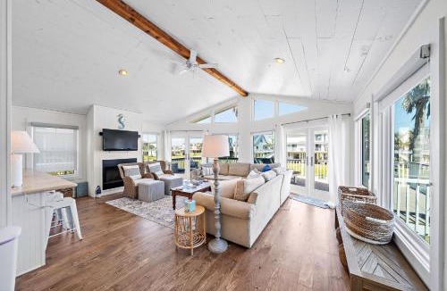 Pirates Beach House | Coastal Cottage