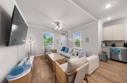 La Porte House | Coastal Cove is a peaceful, cozy and relaxing wit lots of room to enjoy.