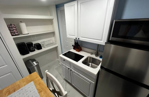 Lake Ridge Apartment | Coastal Cove Studio 5 minutes to beach