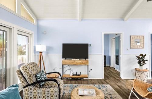 Jamaica Beach House | Coastal Cozy Steps to the sand and sea