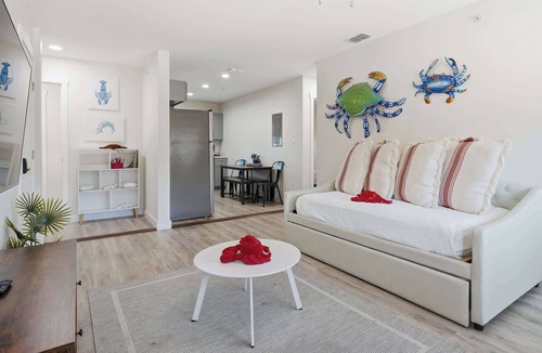 Del Mar Apartment | Coastal Crab 2BR | Walk to McGee Beach & Marina