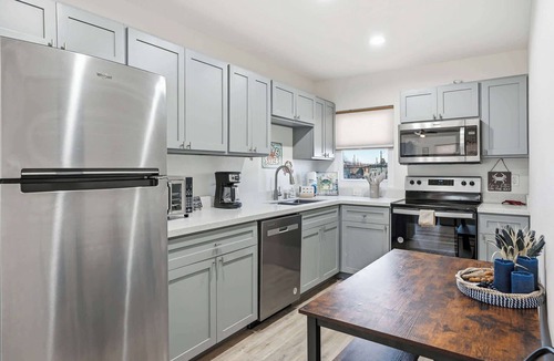 Del Mar Apartment | Coastal Crab 2BR | Walk to McGee Beach & Marina