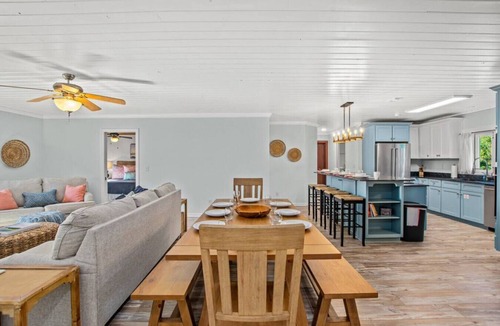 El Centro Beach House | Coastal Cutie ~ Pet-Friendly Beach Haven with Hot Tub & Fenced Backyard