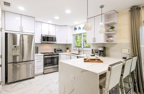 South Lake House | Coastal Dream Retreat/Mini Golf/4 Bedrooms/Game Room/Htd Pool/BBQ