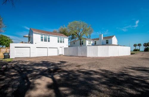 Bay Area House | Coastal Elegance Unveiled