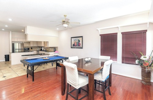 South Side House | Coastal Escape + 20min DT + Beach + Pets OK + 5BR