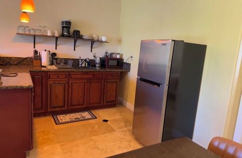 Hakalau Apartment | Coastal Escape Explore Waterfalls & Surf Beaches