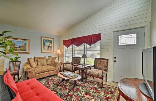 Bay Area House | Coastal Escape w/Yard, Walk 1 Mile to Texas A & M